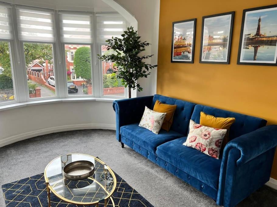 Hidden Gem W/ Parking Short Walk To Pleasure Beach Blackpool Luaran gambar