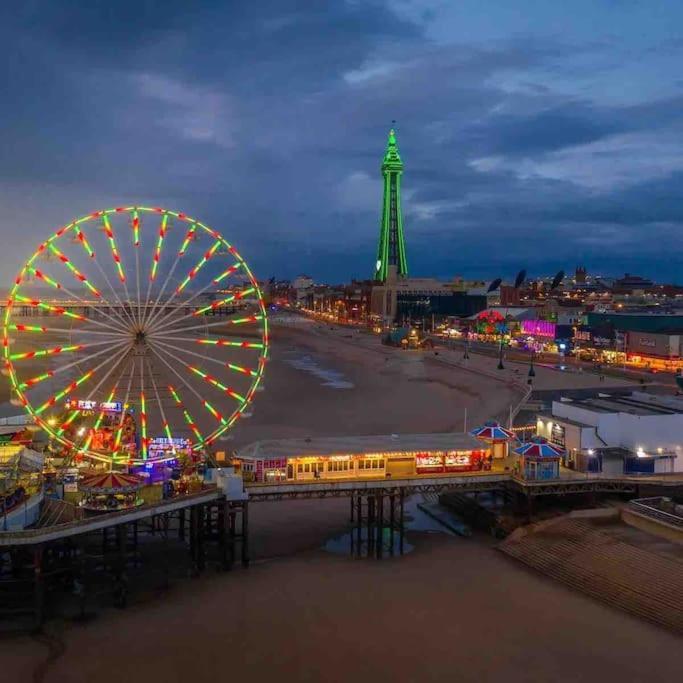 Hidden Gem W/ Parking Short Walk To Pleasure Beach Blackpool Luaran gambar